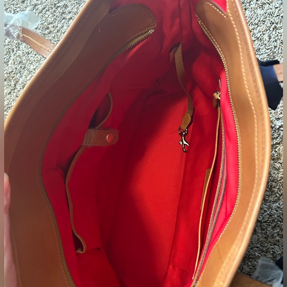 Love this Dooney and Bourke Davis Tassel Shopper on Sea - Picture 3 of 6